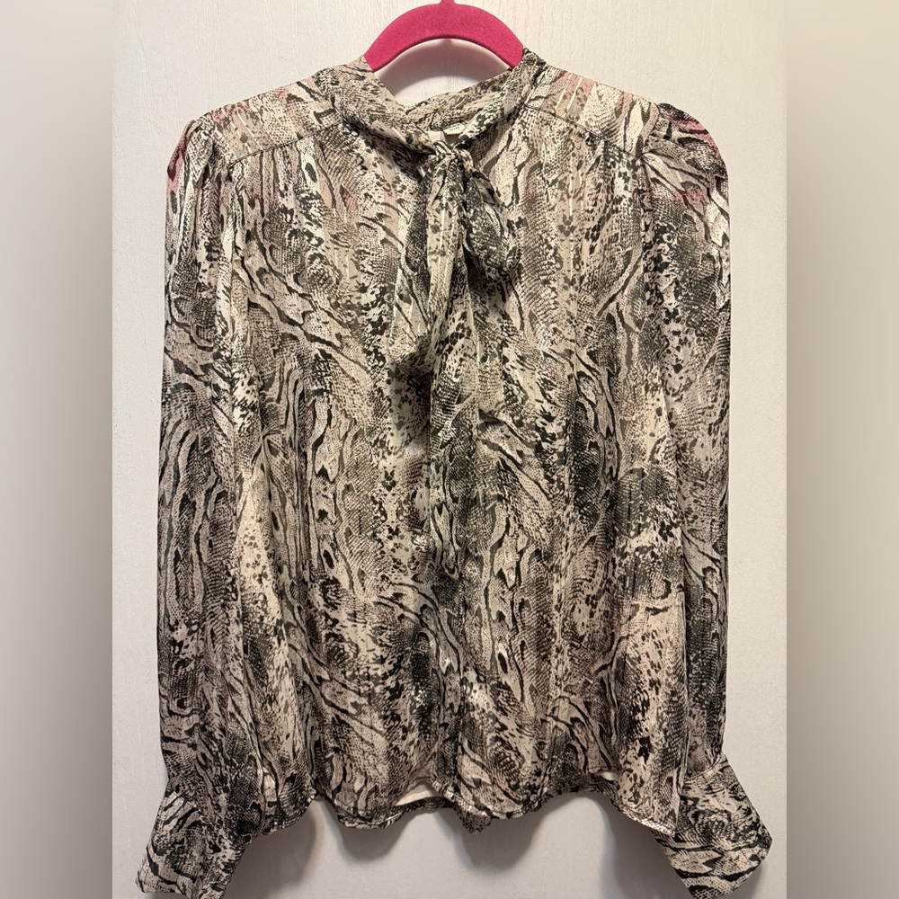 Joie Long Sleeve Blouse. SZ Medium Snake/Animal Skin Pattern 
NWT polyester